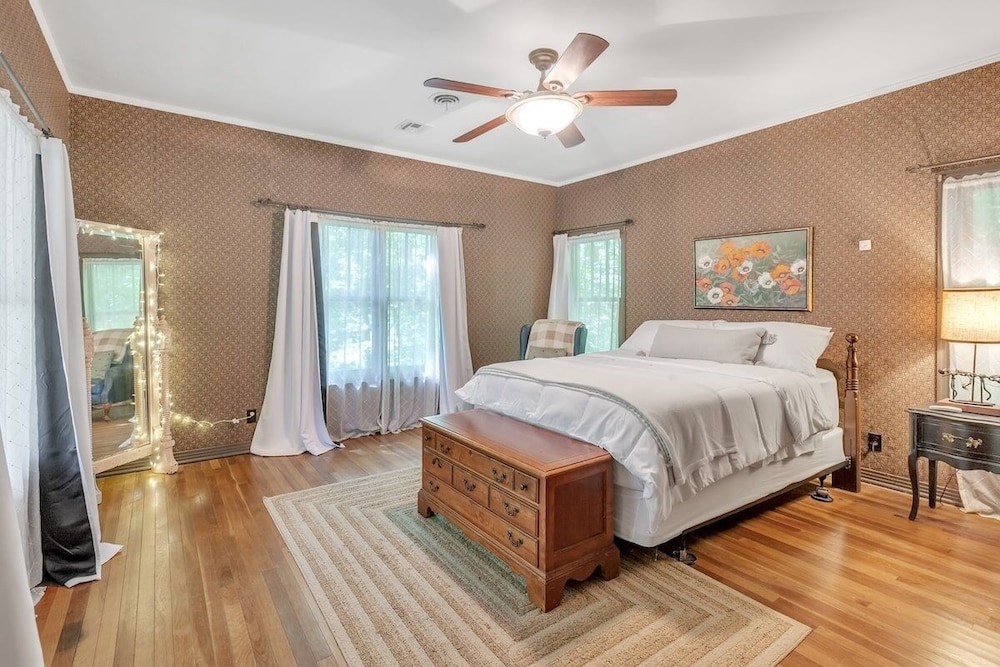 House, 2 Bedrooms