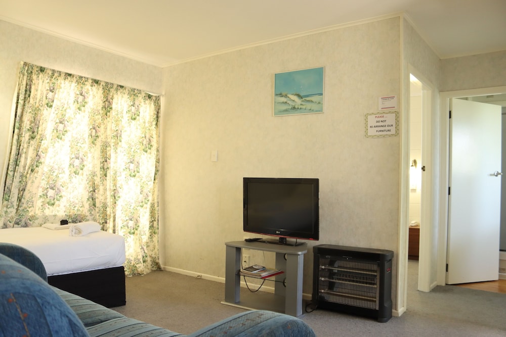 2 Bedroom Apartment photo 2