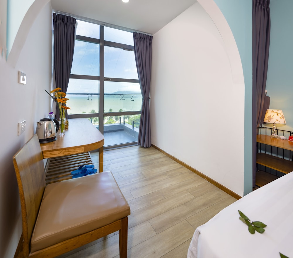 Classic Suite, Sea View - Photo 4