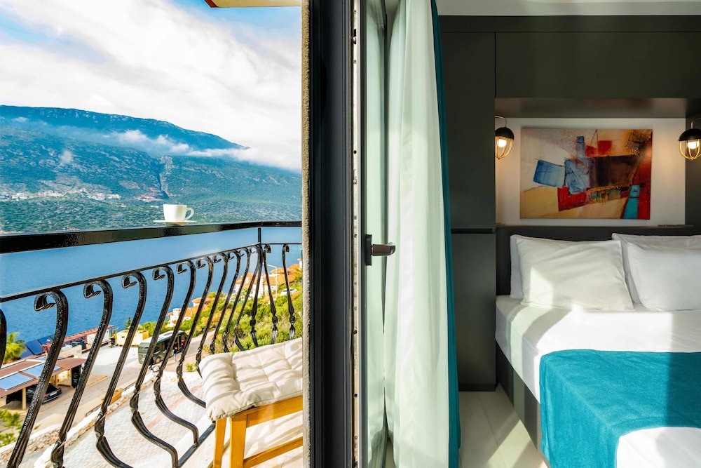 Deluxe Room, Balcony, Sea View - Photo 4