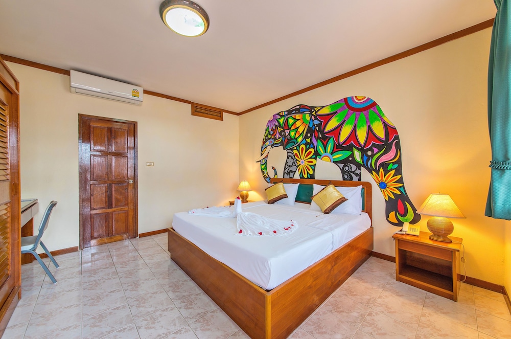 Comfort Double Room, 1 Queen Bed, Non Smoking, Courtyard View