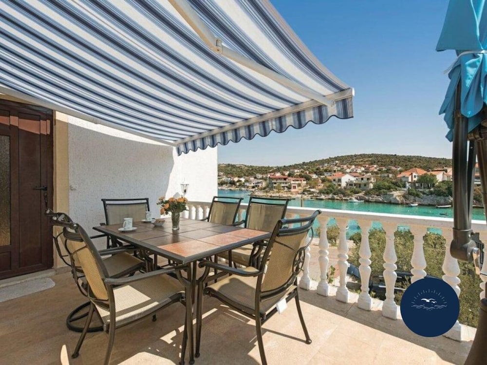 Apartment (Milla - by the beach - A1(4+2))