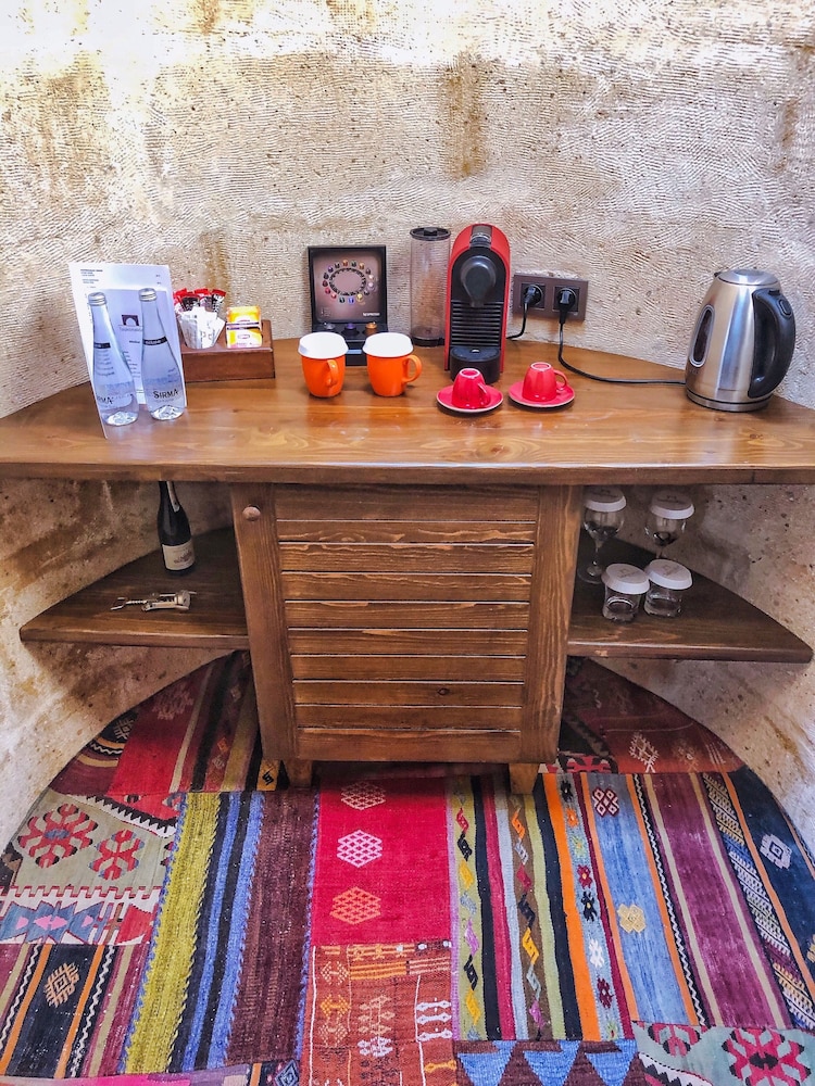 Royal King Suite - Photo 12