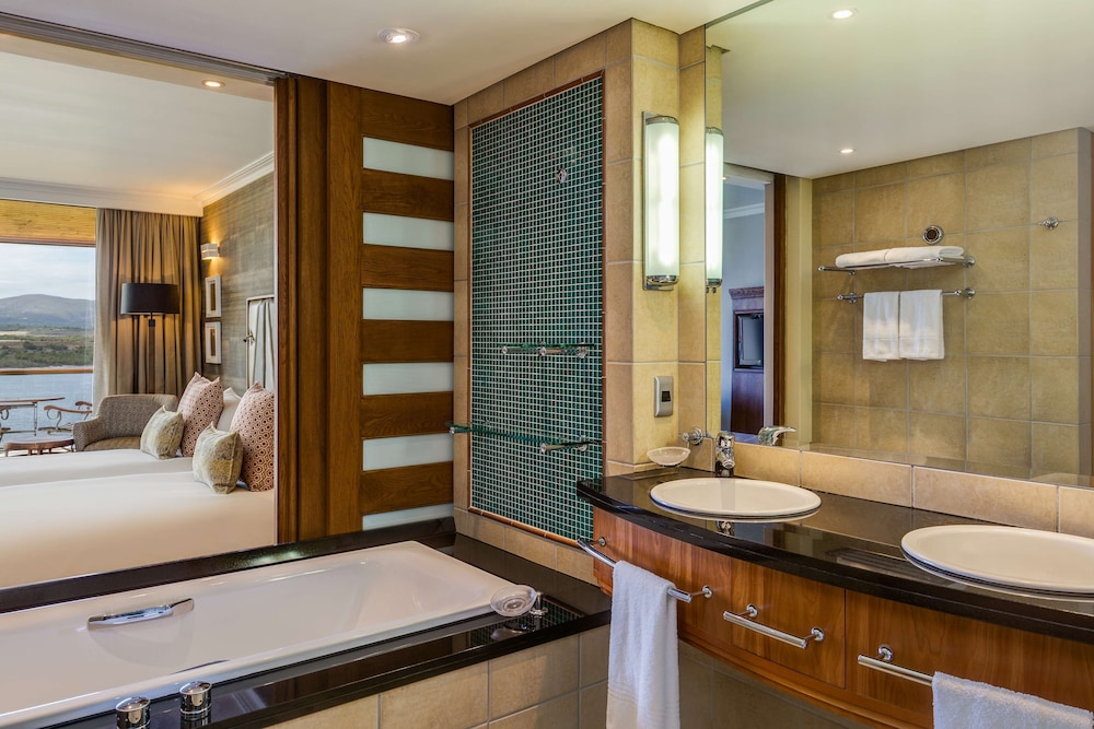 Deluxe Room with Garden View - Photo 7