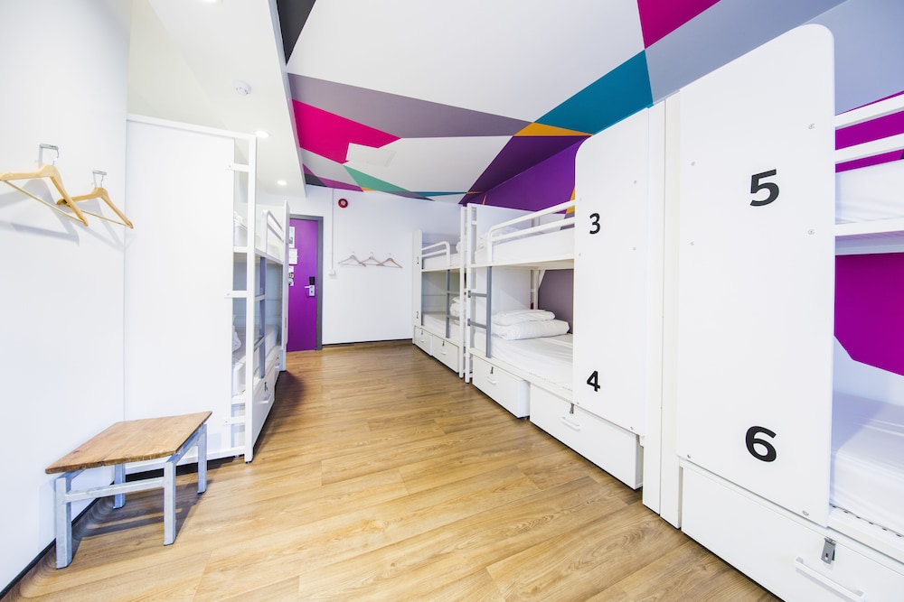 6-bed Private Dormitory room ensuite photo 1