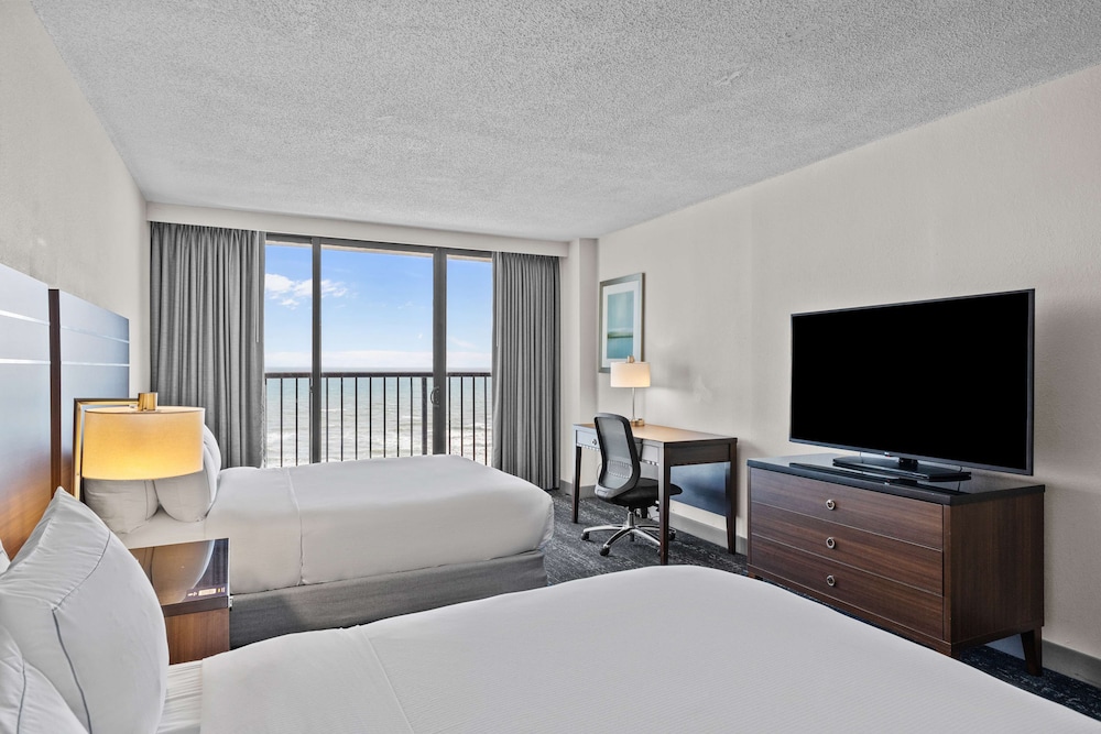 2 Queens 2 Room Suite, Whirlpool, Oceanfront, Balcony, Non Smoking photo 1