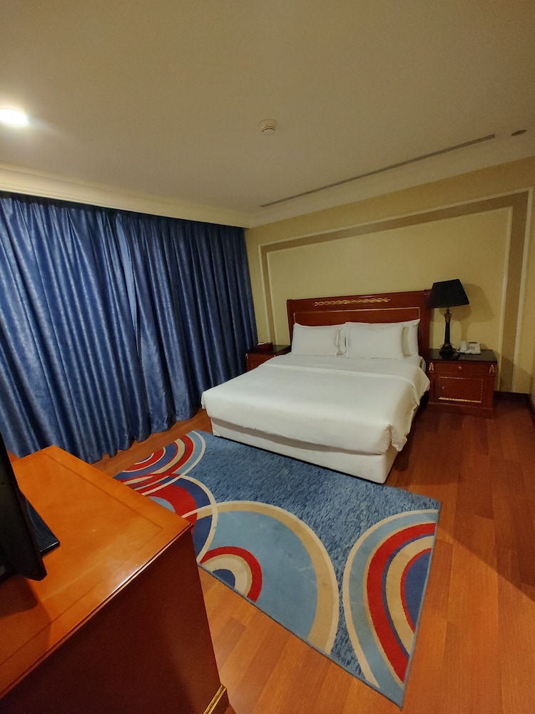 Royal Suite, 3 Bedrooms photo 3