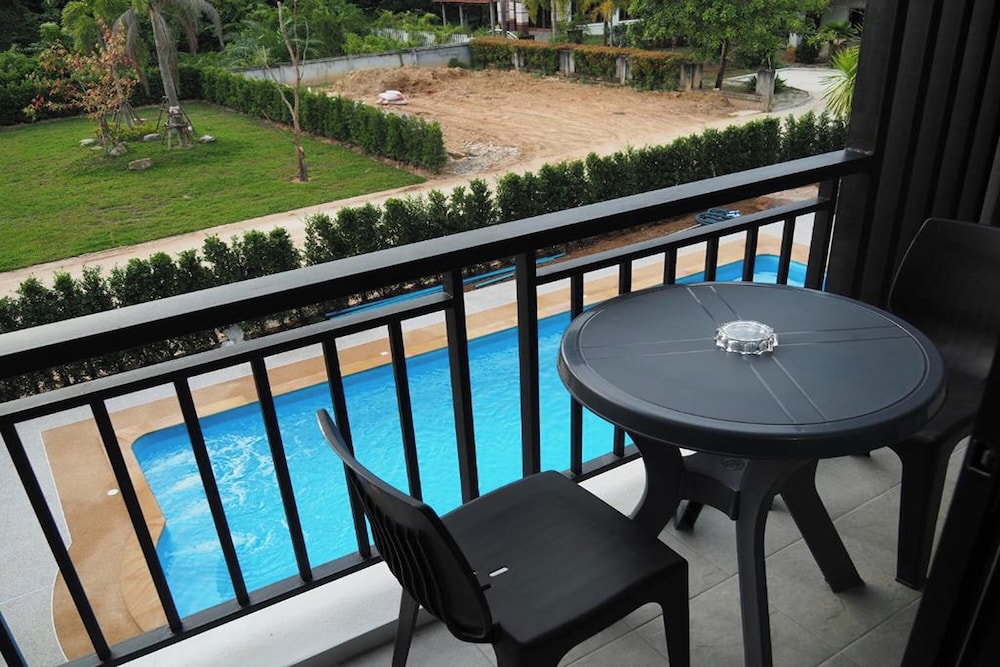 Standard Twin Room, Pool View - Photo 7
