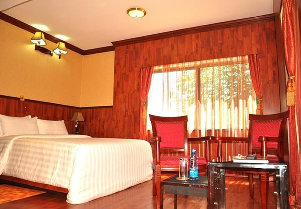 Executive Room, Smoking, Bathtub