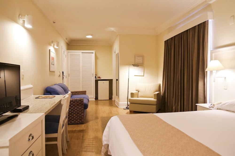 Suite - Photo 1