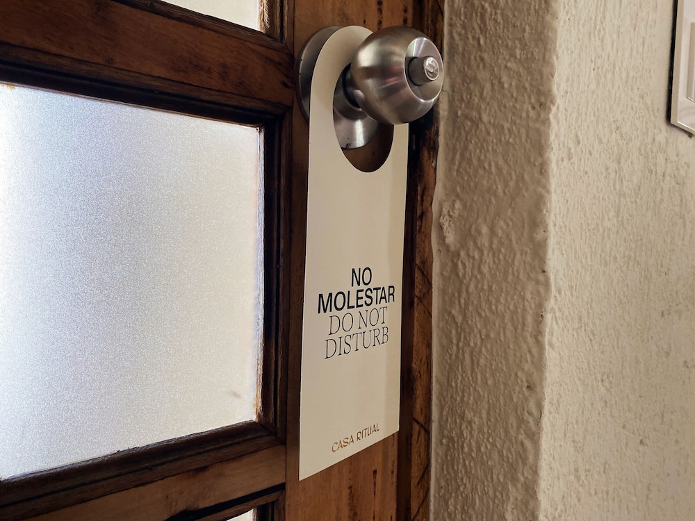 Deluxe Room - Photo 16