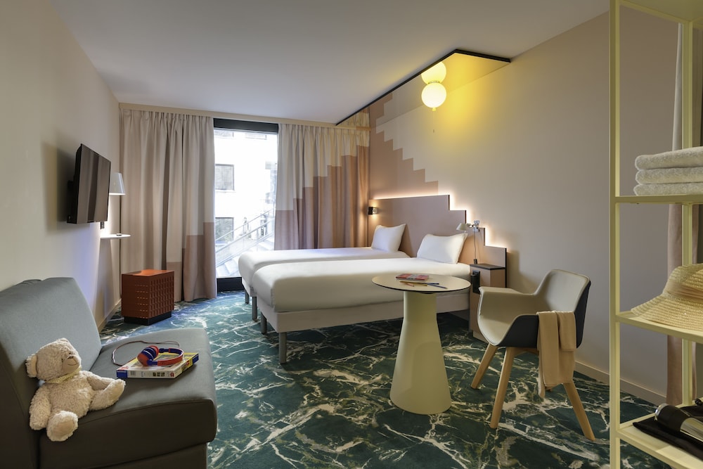 Standard Room, 3 Twin Beds photo 2