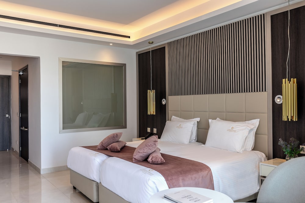 Disable Sea View Suite photo 2