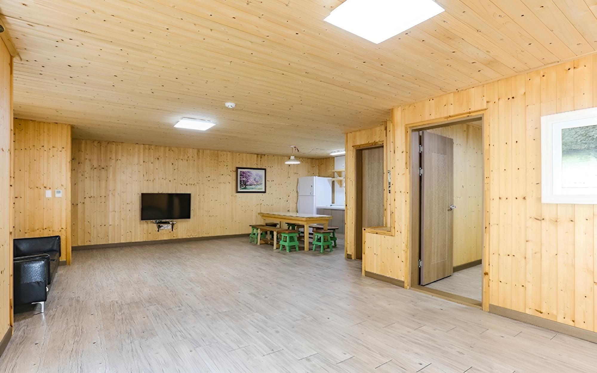 Room (Pine scent) photo 2