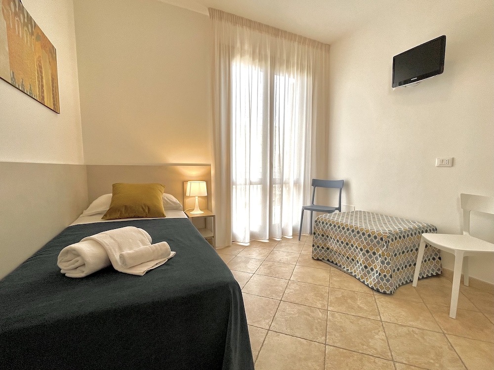 Deluxe Triple Room, 1 Bedroom - Photo 5
