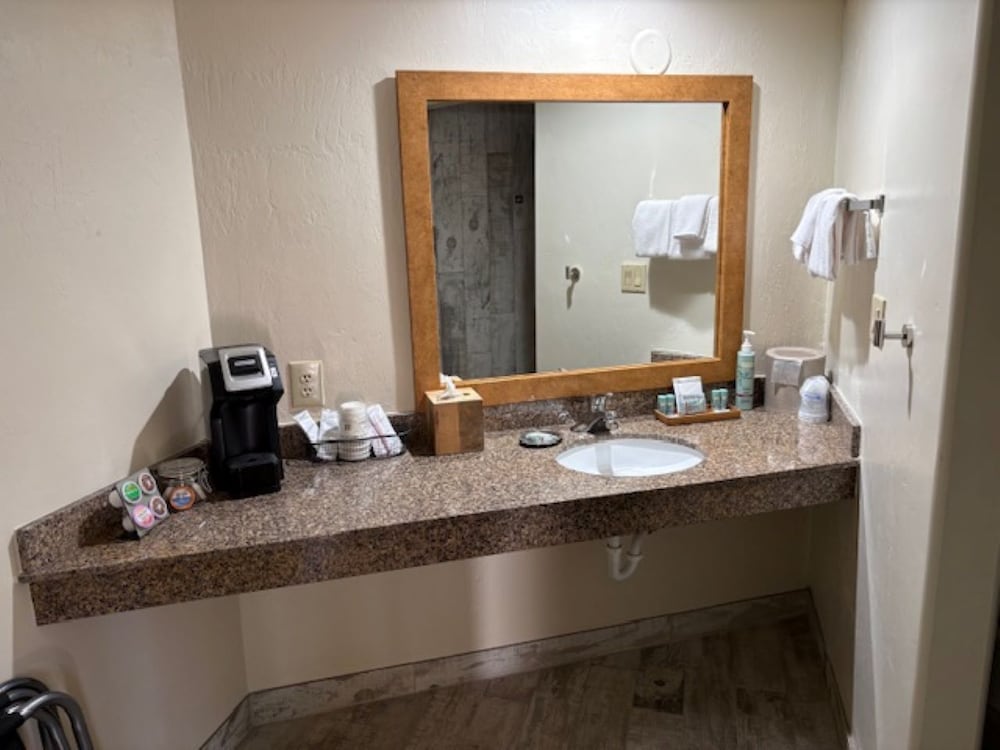 Standard Room, 2 Queen Beds, Accessible, Refrigerator & Microwave photo 2