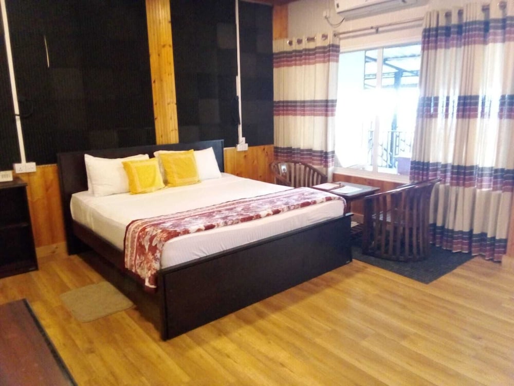 Luxury Double Room, 1 King Bed, Non Smoking, Mountain View photo 1