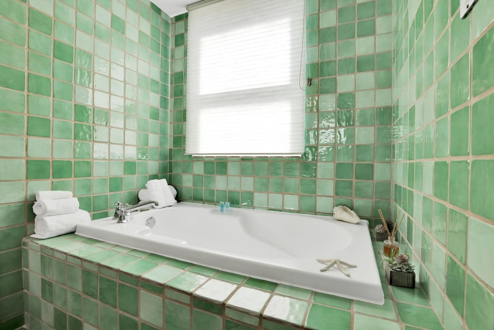 NEW Amazing Large 3BR Direct Oceanfront Penthouse On Ocean Drive, Photo 31