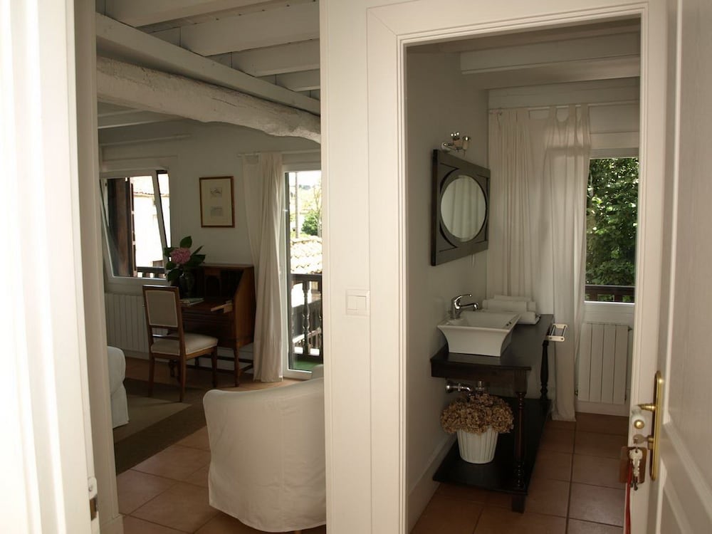 Superior Double Room, Ensuite - Photo 7
