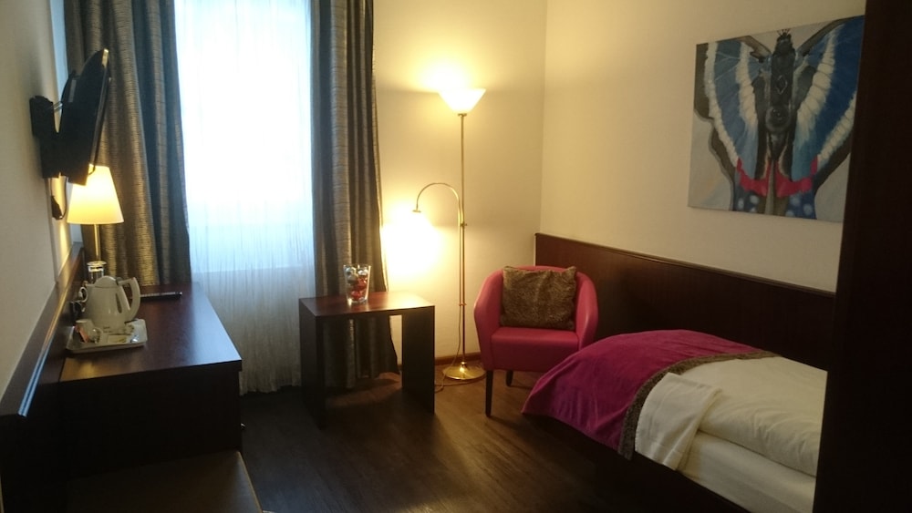 Single Room photo 2