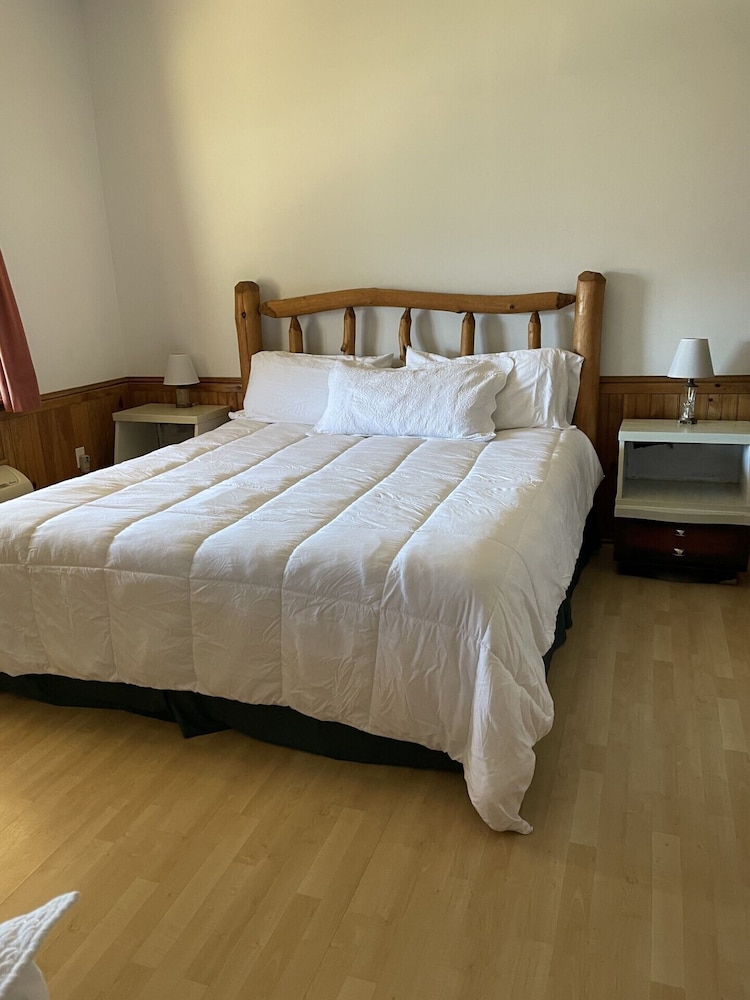 Premier Room, 1 King Bed, Mountain View