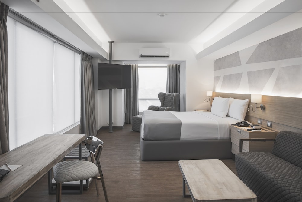 Suite, 1 King Bed, Non Smoking (Sunset Suite) photo 2