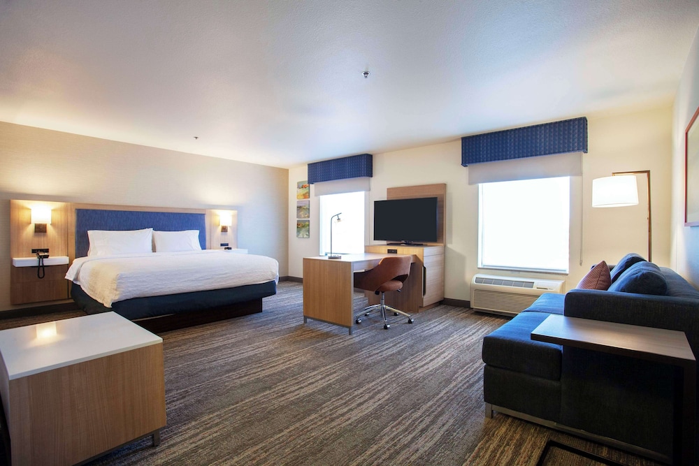Suite, 1 King Bed, Non Smoking - Photo 4