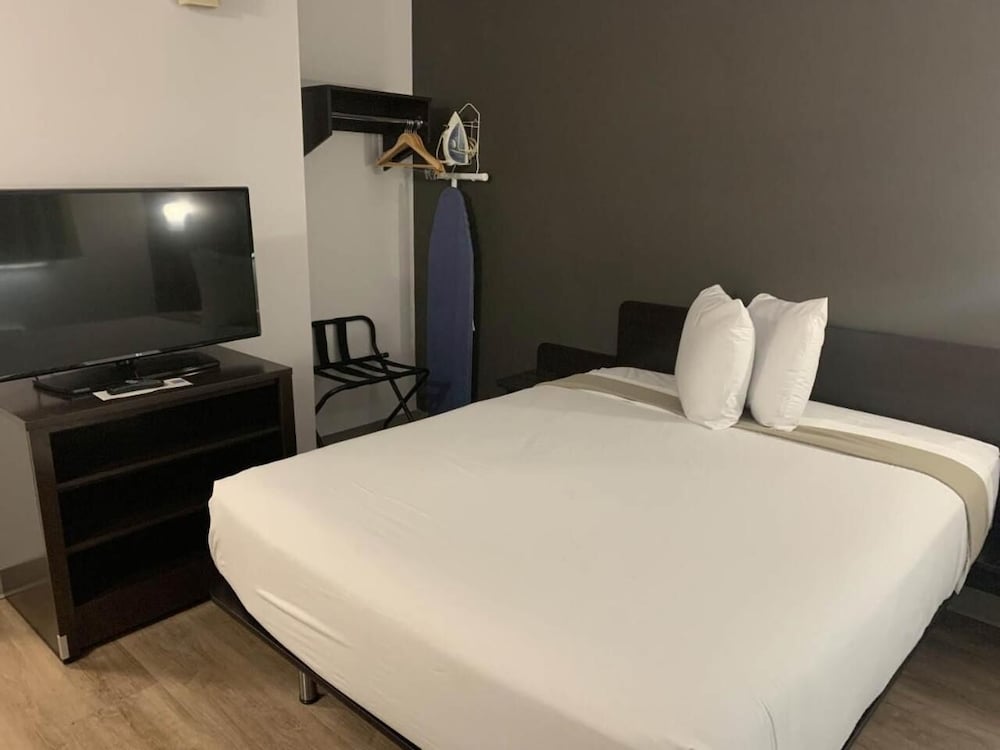 Premium Room, 1 Queen Bed, Non Smoking, Kitchenette photo 2