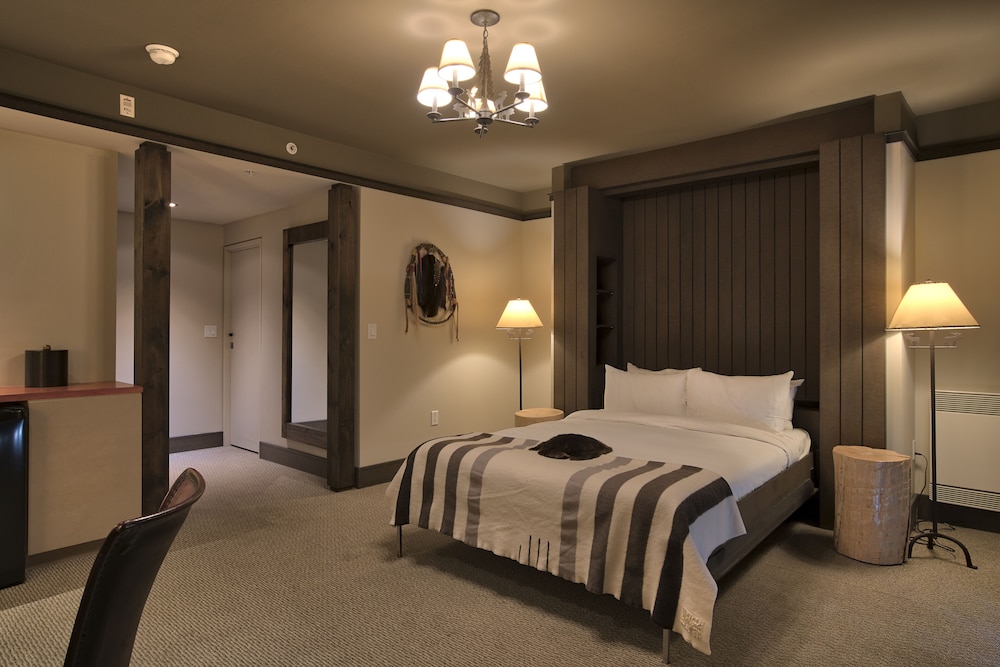 Superior Room, 1 Queen Bed photo 1