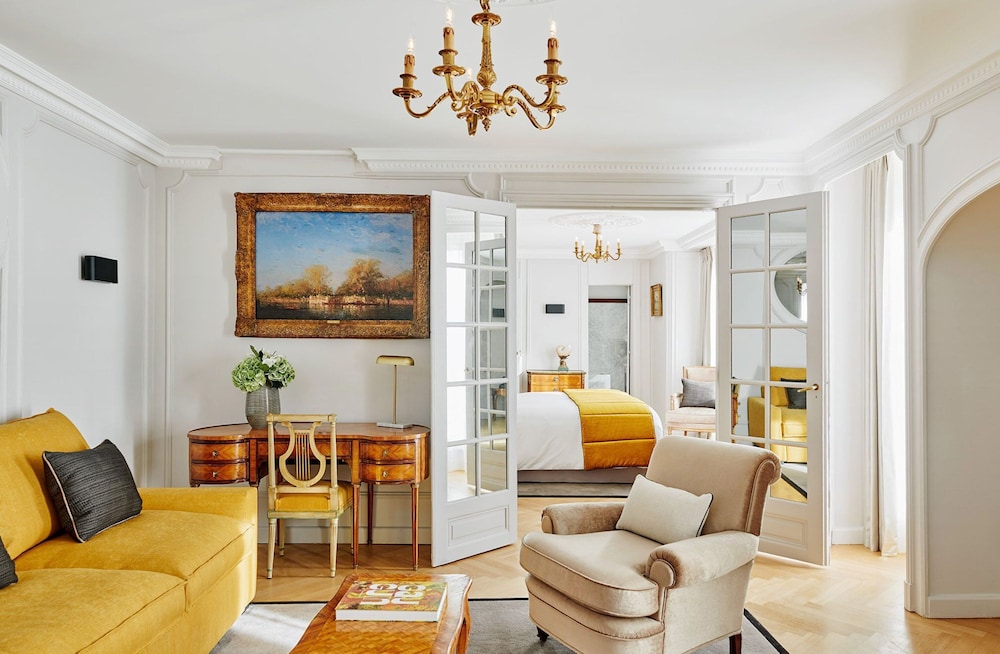 Signature Suite