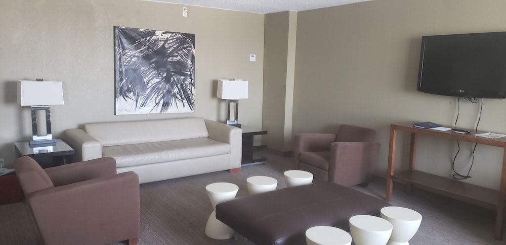 Premium Suite, 1 King Bed photo 3