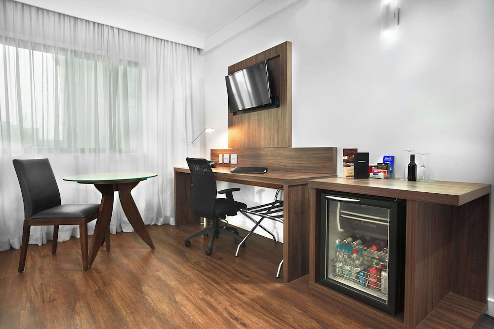 Room (Melia Twin) photo 3