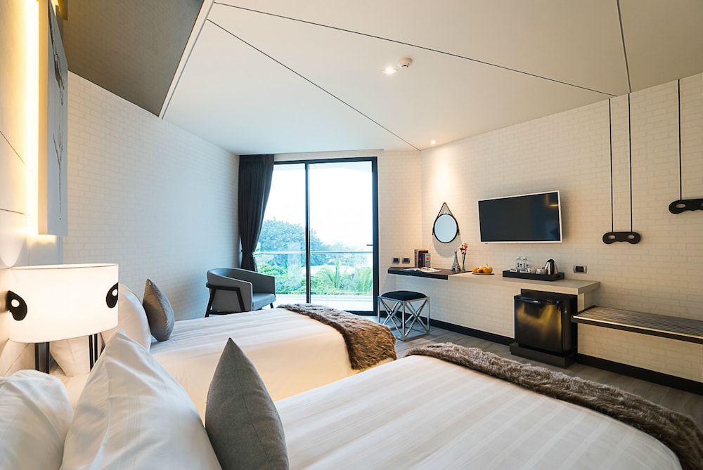 Deluxe Room, 2 Twin Beds, Balcony, Sea View - Photo 2