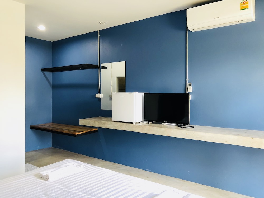 Standard Room, 1 King Bed photo 2