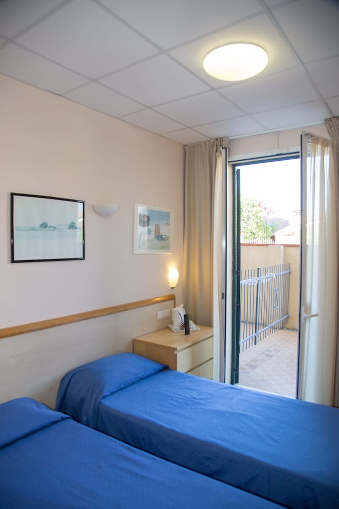 Triple Room (2 pax) photo 1