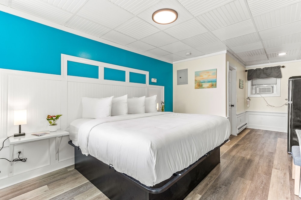 Superior Room, 1 King Bed, Kitchenette