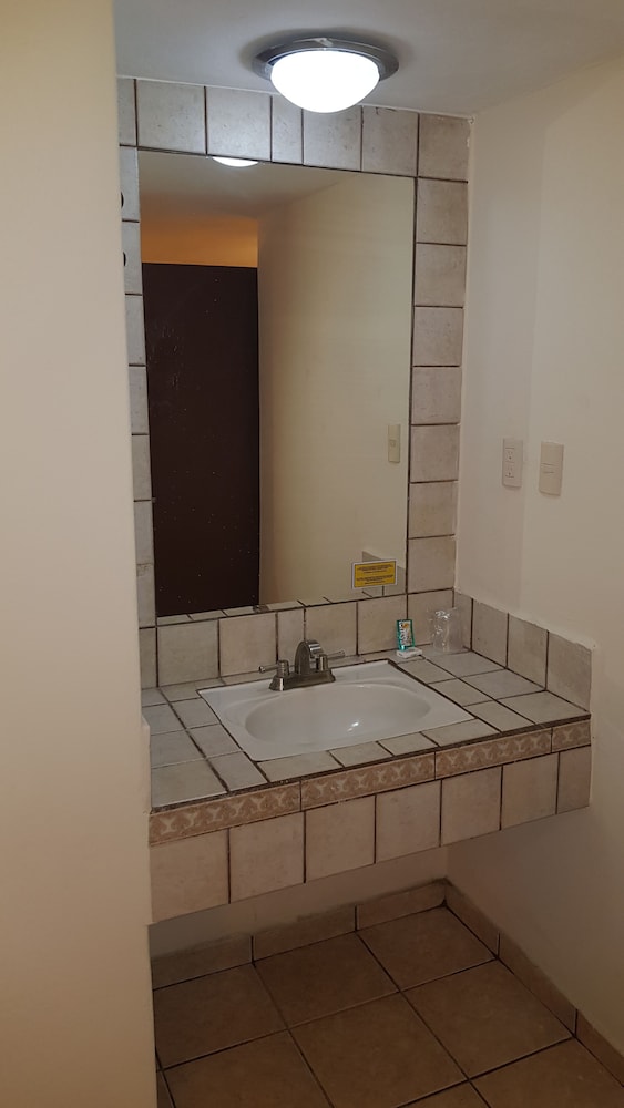 Basic Room - Photo 15