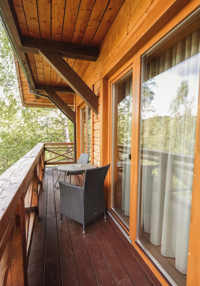 Junior Cabin photo 2