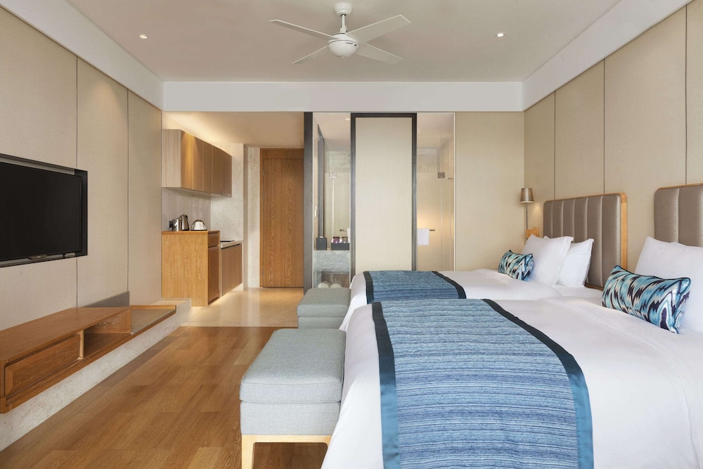 Elegant Ocean View Twin Room photo 1