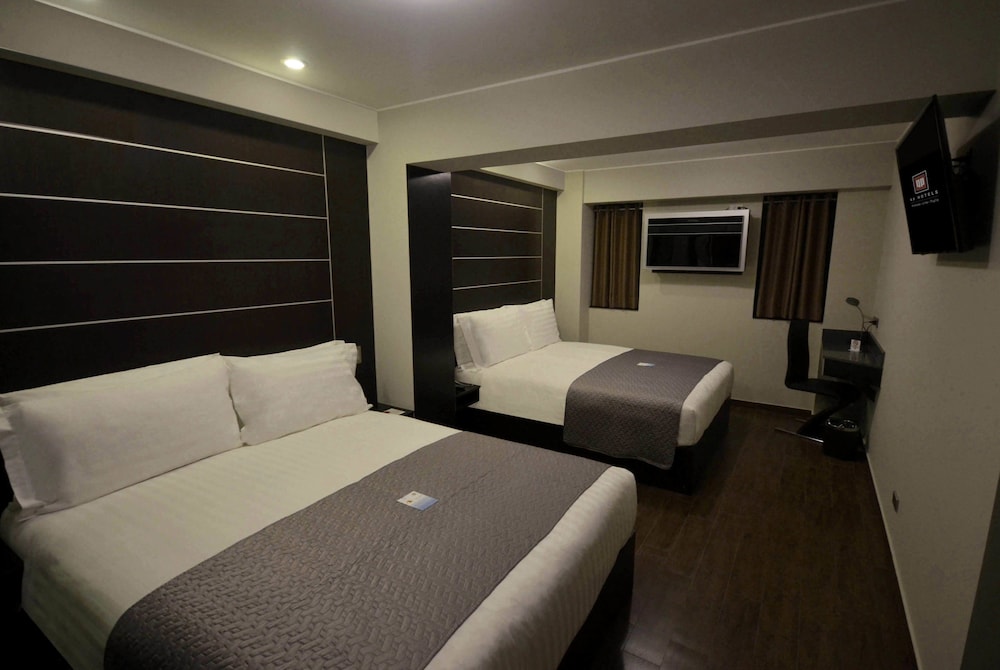 Standard Room, 2 Queen Beds photo 2