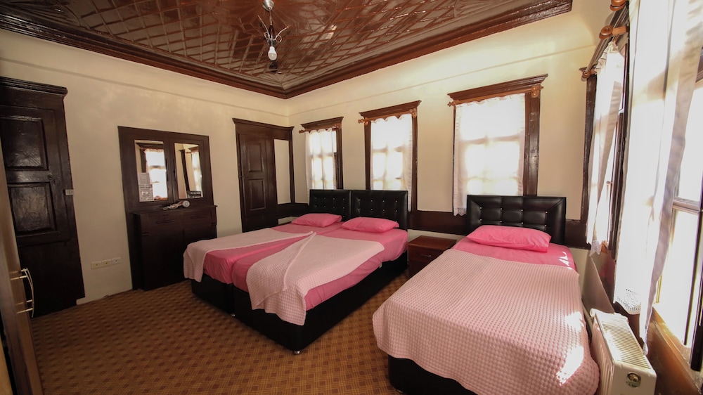 Family Triple Room, Garden View photo 2