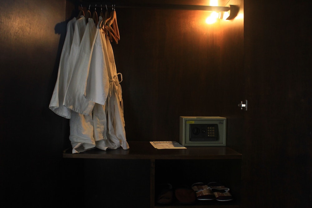 Family Room - Photo 5