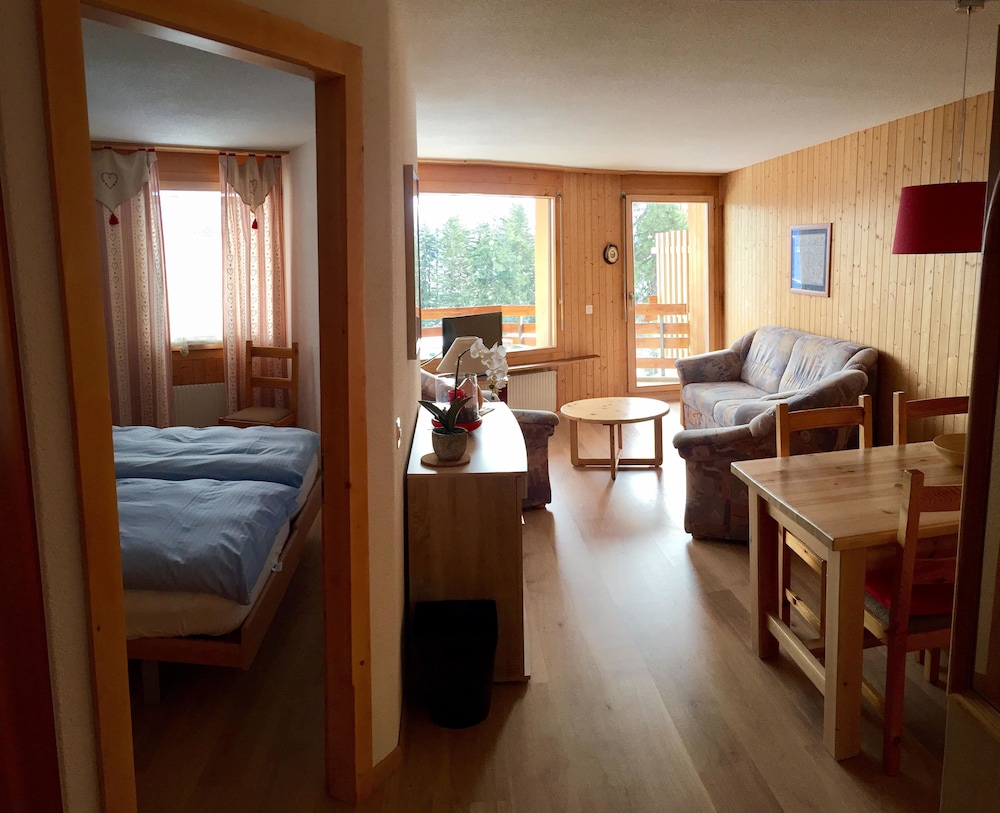 Classic Suite, 1 Bedroom, Kitchen, Valley View (Balcony)
