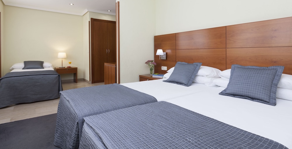 Standard Triple Room - Photo 1