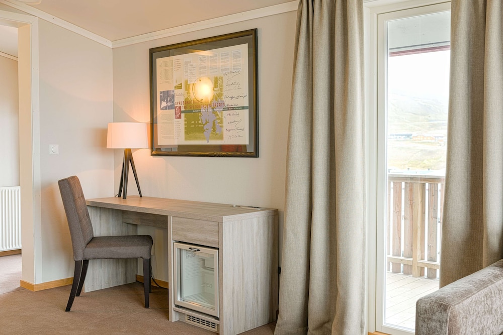 Family Room - Photo 9