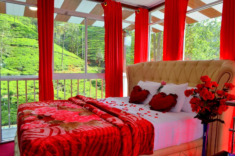 Honeymoon Suite, Mountain View, Executive Level photo 1