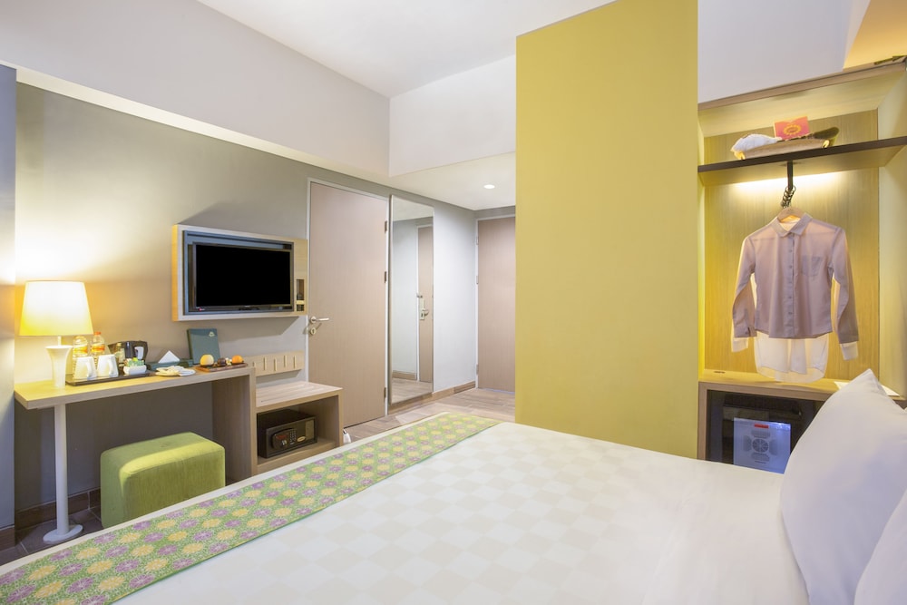 Deluxe Double Room (Breakfast For 1 Pax) photo 2