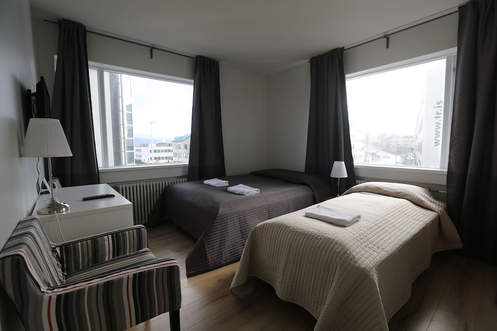 City Triple Room, Private Bathroom photo 1