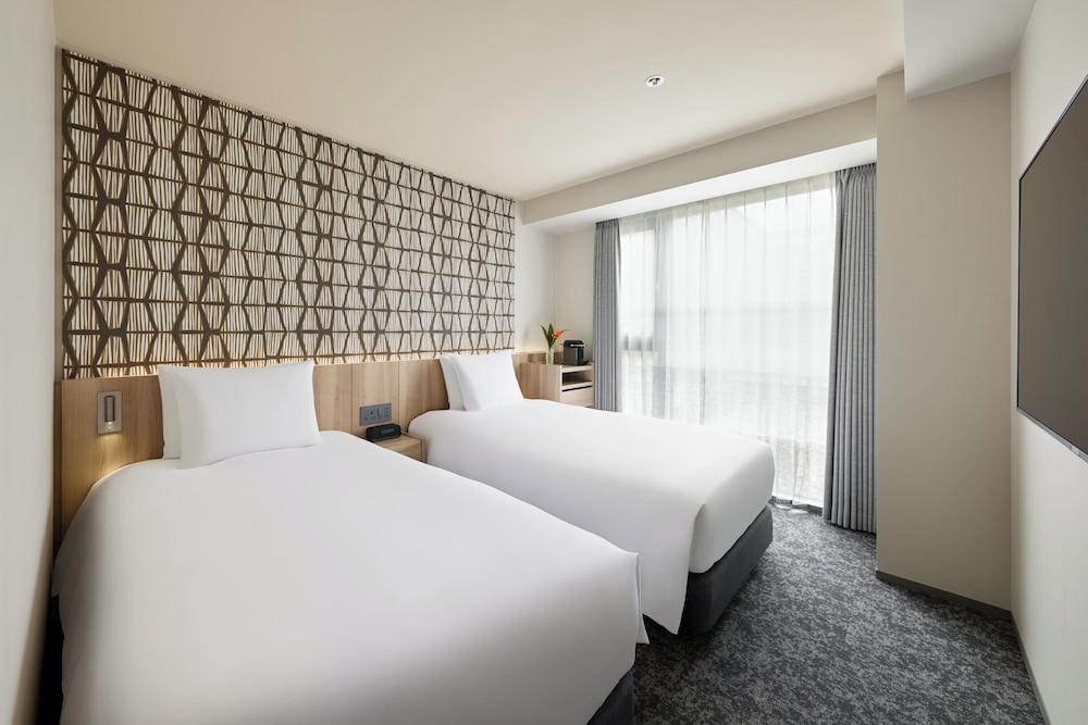 Deluxe Room, City View - Photo 3