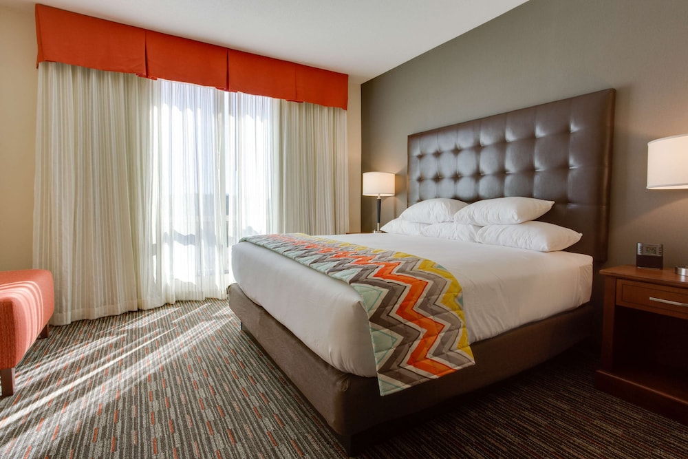 Deluxe Room, 1 King Bed with Sofa bed, Refrigerator & Microwave (Upper Floor)